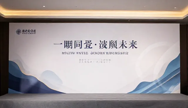 账号代运营中广告设计制作的两种做法对比与选择